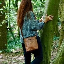 Load image into Gallery viewer, PHOEBE, LEATHER SHOULDER BAG, MEDIUM