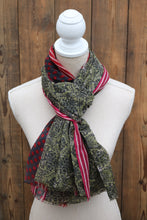 Load image into Gallery viewer, WOOL SCARF 9
