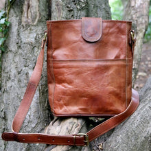 Load image into Gallery viewer, PHOEBE, LEATHER SHOULDER BAG, MEDIUM
