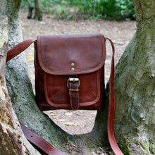 Load image into Gallery viewer, SELENE, LEATHER SHOULDER BAG
